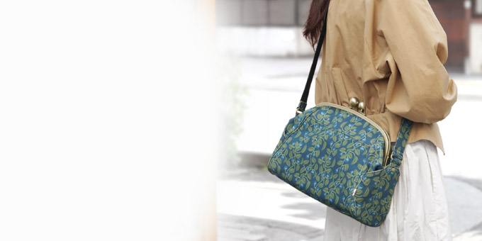 大玉がま口ショルダーバッグ