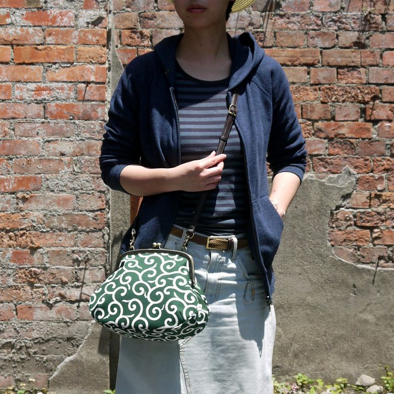 受注生産品】がま口ポシェット【帆布・唐草/水玉】 | がま口の専門店