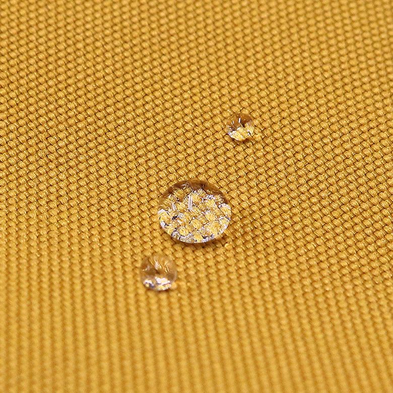 6寸がま口平ポーチ【コーデュラ（R）】生地アップ　軽量で堅牢度に優れたコーデュラ®は、 テフロン加工により、撥水・防汚機能もあります。 ハードな使用を想定した素材で、耐摩耗性が高く、 世界中の多くの国の軍隊から信頼されています。