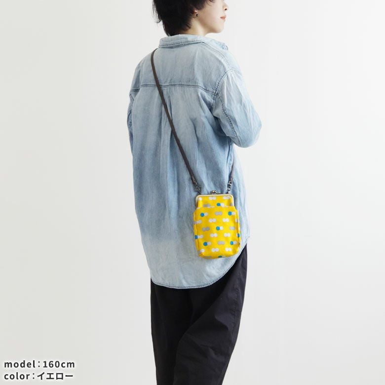 がま口お散歩ポシェット【帆布・にこだま柄】使用イメージ