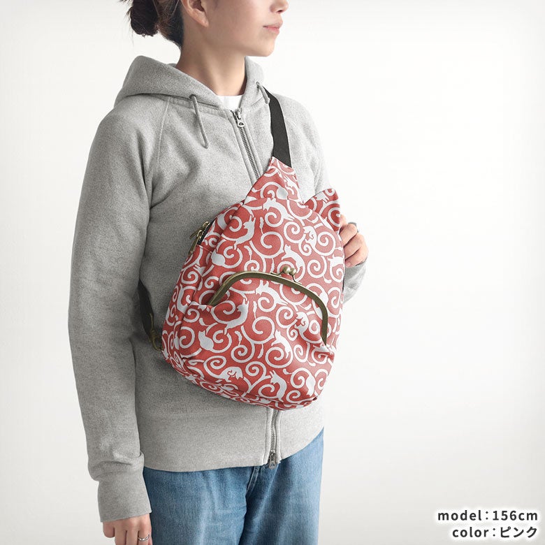 がま口にゃんこボディバッグ【ねこ唐草】