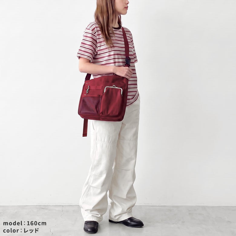 ジレバッグ【Sarei NEUTRA】　女性モデル着用イメージ