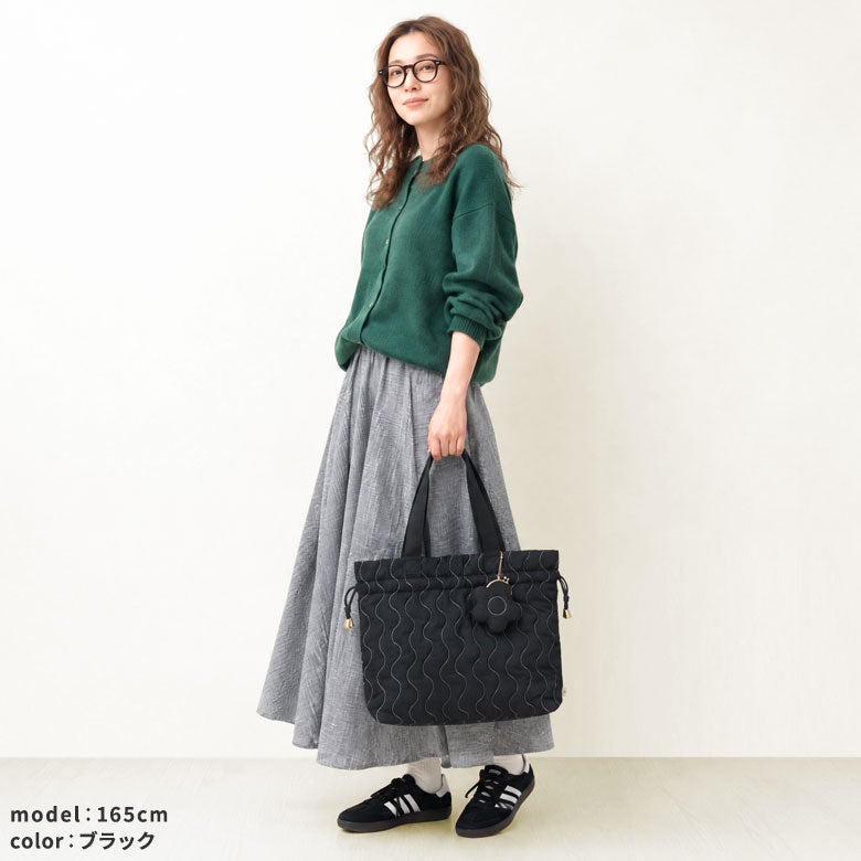 がま口チャーム付き巾着トートバッグ【Naminami Quilt（なみなみキルト）】